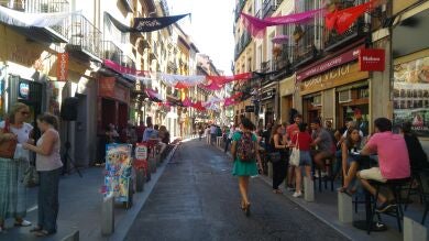 Vivo posiblemente en la calle más turistificada de Madrid (y odio a los domingueros)