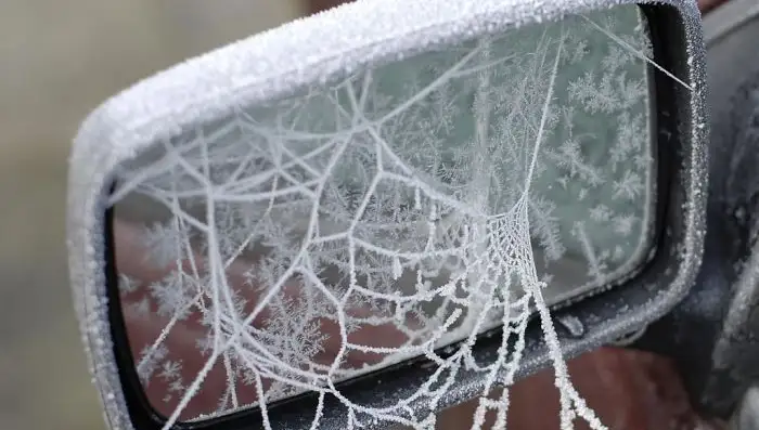 frozen-car-art-winter-frost-2-588090288142a__700.jpg