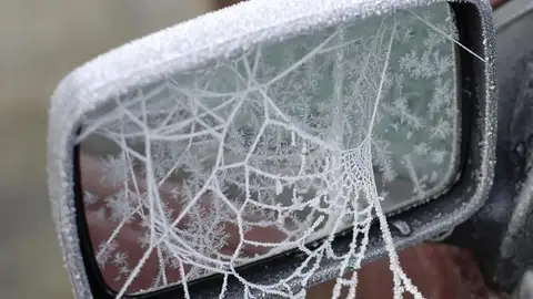 frozen-car-art-winter-frost-2-588090288142a__700.jpg Liopardo