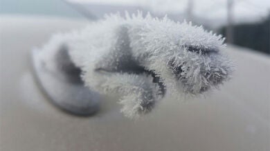 8 coches que fueron transformados en arte por el invierno