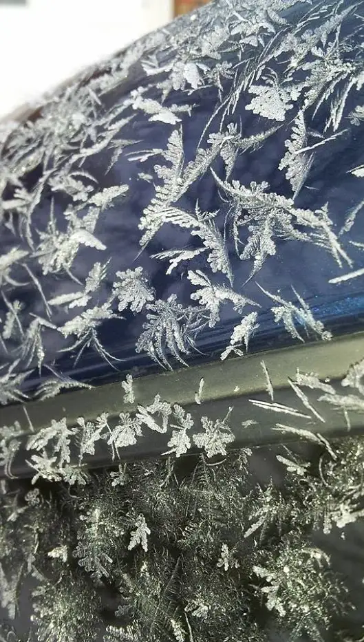 frozen-car-art-winter-frost-1-588090264641a__700.jpg