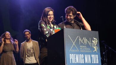 Arnal y Bagés arrasan con su folk cuidado en los Premios MIN