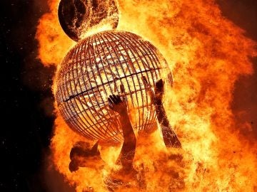 Con la Crem&aacute; de la Falla Municipal terminan las Fallas 2018