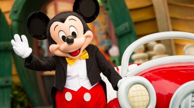 Un perro de orejas negras gigantes idéntico a Mickey Mouse está enamorando a todo el mundo en Instagram