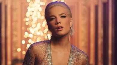 ¿Las discográficas fuerzan a los artistas a hacer vídeos de TikTok virales para promocionarse?