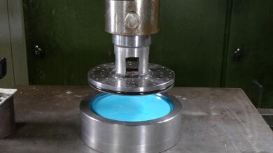 ¿Qué pasa si metes un fluido no newtoniano en una presa hidráulica?