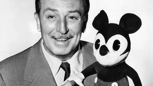 Walt Disney con Mickey Mouse