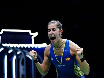 Carolina Mar&iacute;n celebra su victoria en el Mundial de b&aacute;dminton