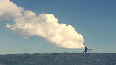 8 fotografías sacadas en el momento exacto en que pasaba una nube