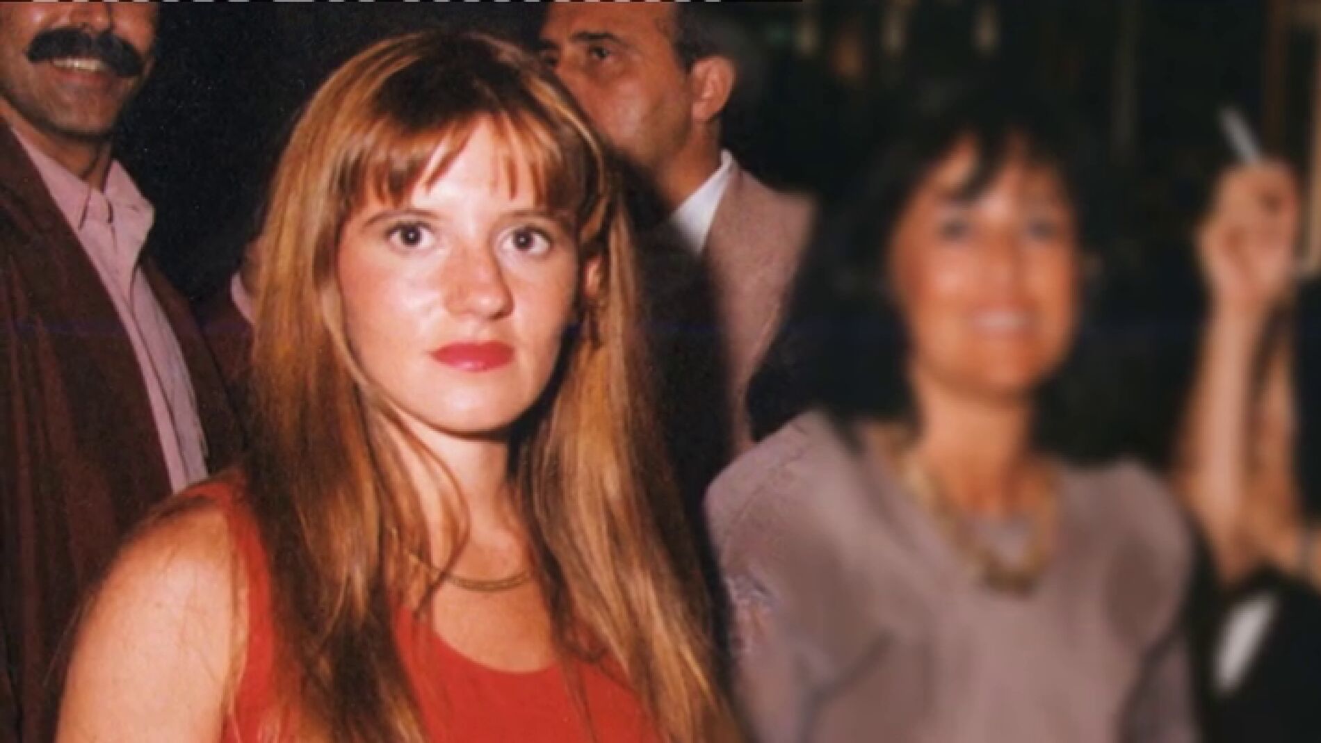 Equipo de Investigaci&oacute;n - La doble vida de Angie