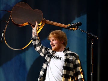 Ed Sheeran durante un concierto