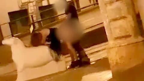 Pareja pillada teniendo sexo