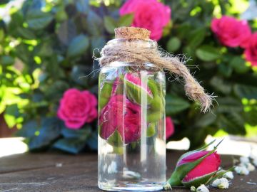 Agua de rosas