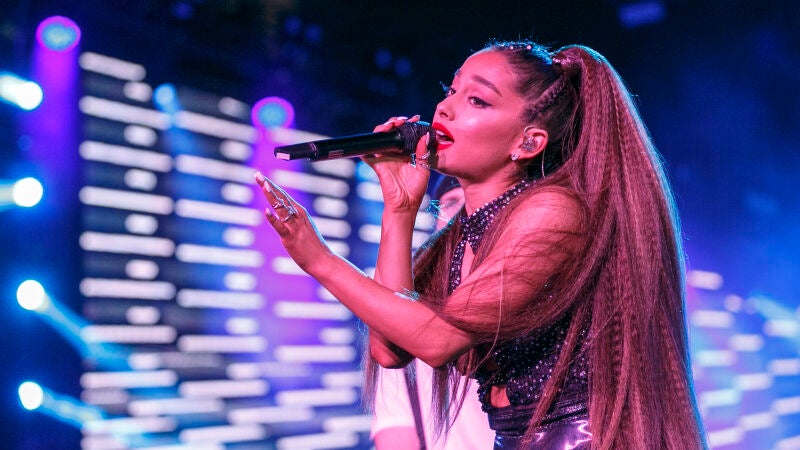 Ariana Grande se marca su propio 'WAP' en el videoclip de '34+35'