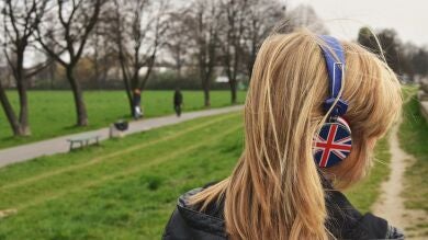 Spoiler: Los españoles aún no sabemos hablar inglés, pero nos encantan los anglicismos
