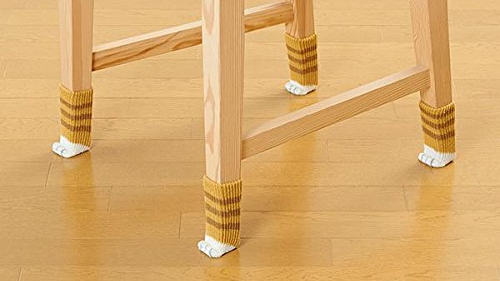 ¿Cansado de que tus sillas rallen el suelo? Una tuitera encuentra en Amazon la solución más adorable