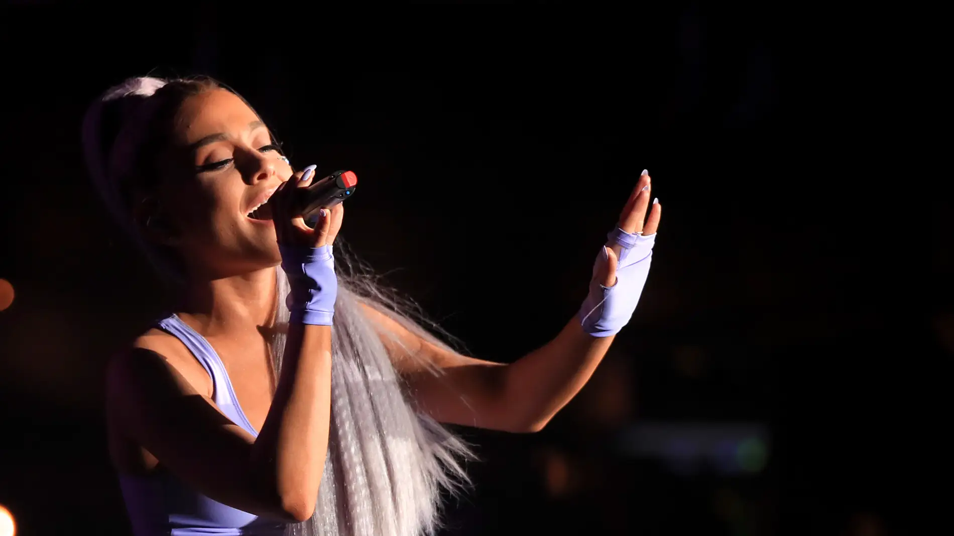 Ariana Grande durante su actuación con Kygo en Coachella 2018