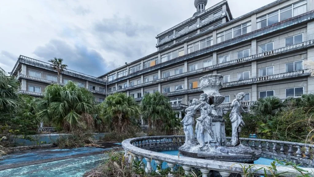 Hotel abandonado en Japón