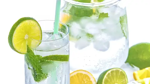 Agua con limón Agua con limón