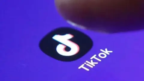 Logo TikTok TikTok 1_643x397