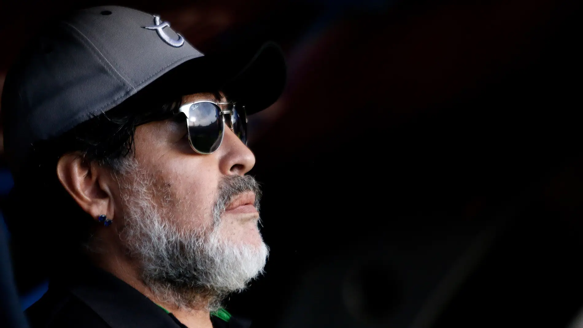 Maradona en el banquillo