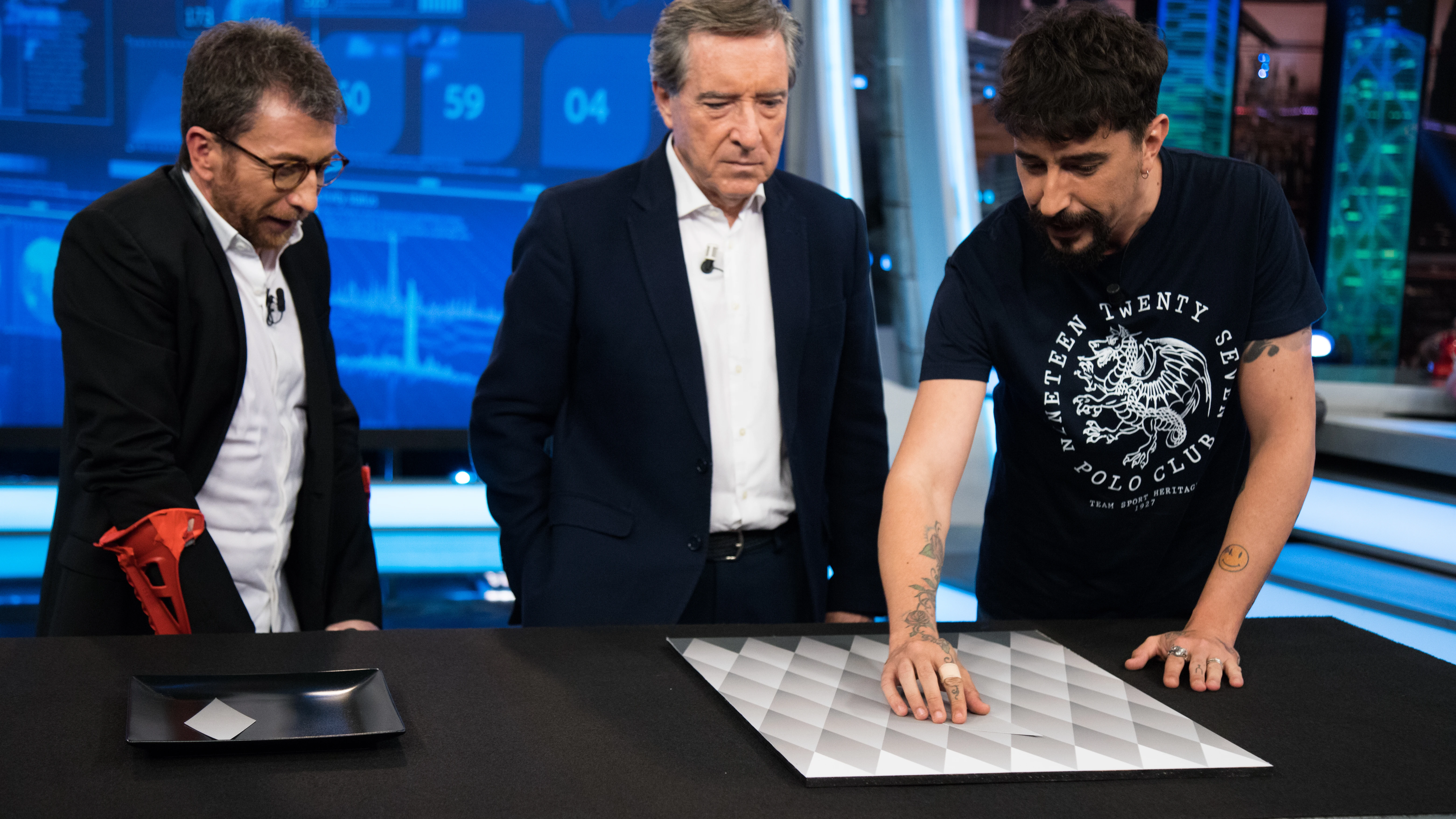 La ilusión óptica de Marron que deja fascinado a Iñaki Gabilondo en 'El Hormiguero 3.0' La ilusión óptica de Marron que deja fascinado a Iñaki Gabilondo en 'El Hormiguero 3.0'