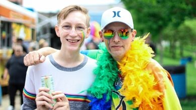 GYM Sportsbar: ¿quién dijo que a los homosexuales no les gusta ver el fútbol mientras beben cerveza?