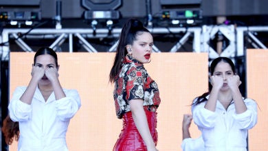 Rosalía anuncia que 'se viene TKN', su colaboración con Travis Scott