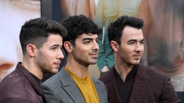 Jonas Brothers en el estreno de su documental