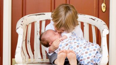 ¿Qué nombre le pongo a mi hijo? Estos son los nombres más comunes por comunidades de los nacidos en España en 2018