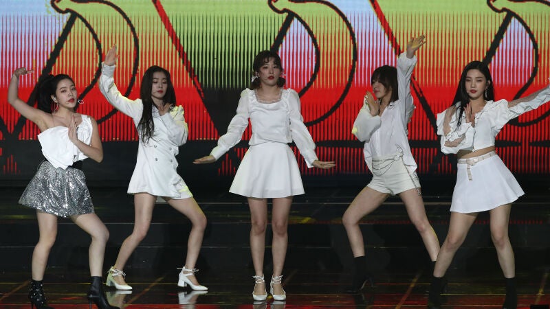 Las diosas de Red Velvet sorprenden con ‘Zimzalabim’ en su comeback y divide a sus fans