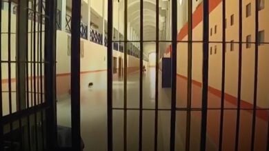 ¿Cómo es la vida de una mujer lesbiana en prisión?