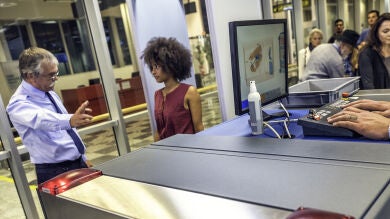 Motivos por los que pueden prohibirte viajar 