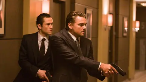 Joseph Gordon Levitt y Leonardo DiCaprio en 'Origen' Joseph Gordon Levitt y Leonardo DiCaprio en 'Origen'