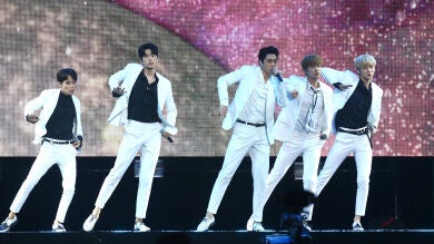 Rosalía, Bad Bunny, Luis Fonsi... grupos famosos de K-pop que se inspiran en ritmos latinos