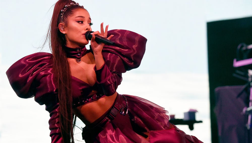 Ariana Grande ¿copiona O Copiada Denuncia A Una Marca Por Imitar Su