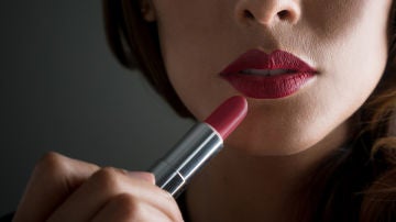 Una maquilladora muy inquietante