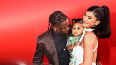 Kylie Jenner y Travis Scott desatan la locura en Disneyland 