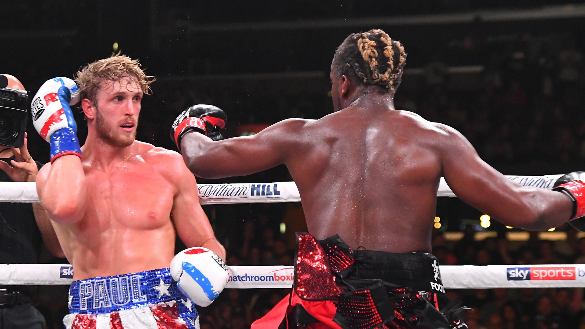 Logan Paul y KSI en su combate de boxeo
