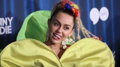 ¡Desahogada ha vuelto! La youtuber vuelve a poner voz a Ariana Grande, Cardi B y Miley Cyrus, que ya la echaban de menos 