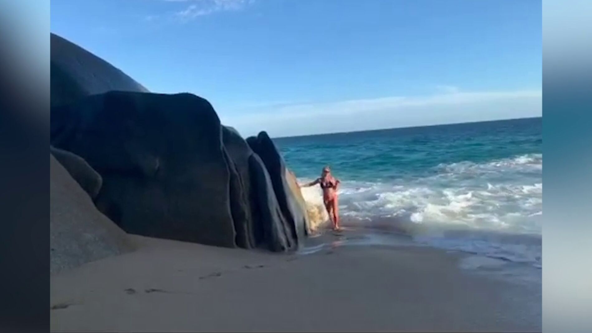 Posando para una foto en la playa
