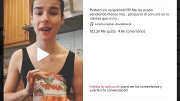 Tiktok: este es el revuelo que están causando unas zanahorias y un crop top
