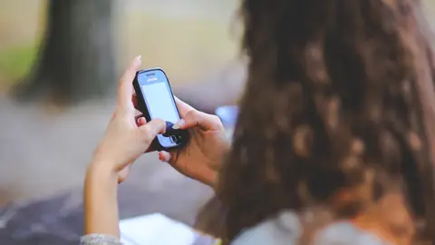Absuelven a un hombre de abuso sexual a una menor porque utilizó preservativo El hombre contactó con la niña a través de una red social y la llevó a su casa para mantener relaciones sexuales