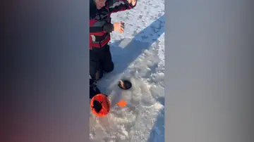 Pescando en el hielo