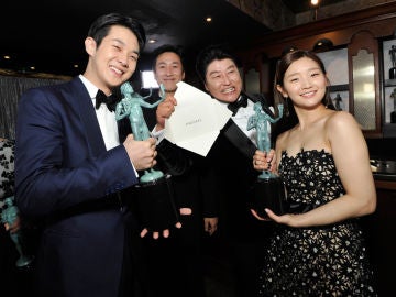 "Par&aacute;sitos" da la campanada en los premios del Sindicato de Actores de Hollywood