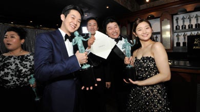 V, de BTS, y Choi Wooshik, de 'Parásitos': dos amigos en la cima del éxito