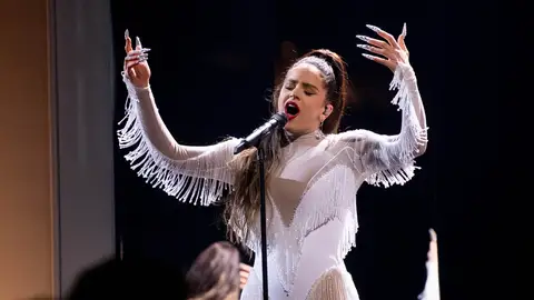 Rosalía durante su actuación en los Grammy 2020 Rosalía durante su actuación en los Grammy 2020