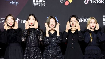 Las integrantes de Loona en una entrega de premios