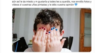 Le hacen bullying por ir con las uñas pintadas a clase y esta es la respuesta de Twitter