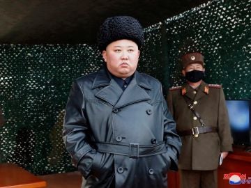 Foto de Kim Jong-Un compartida con los medios por KCNA